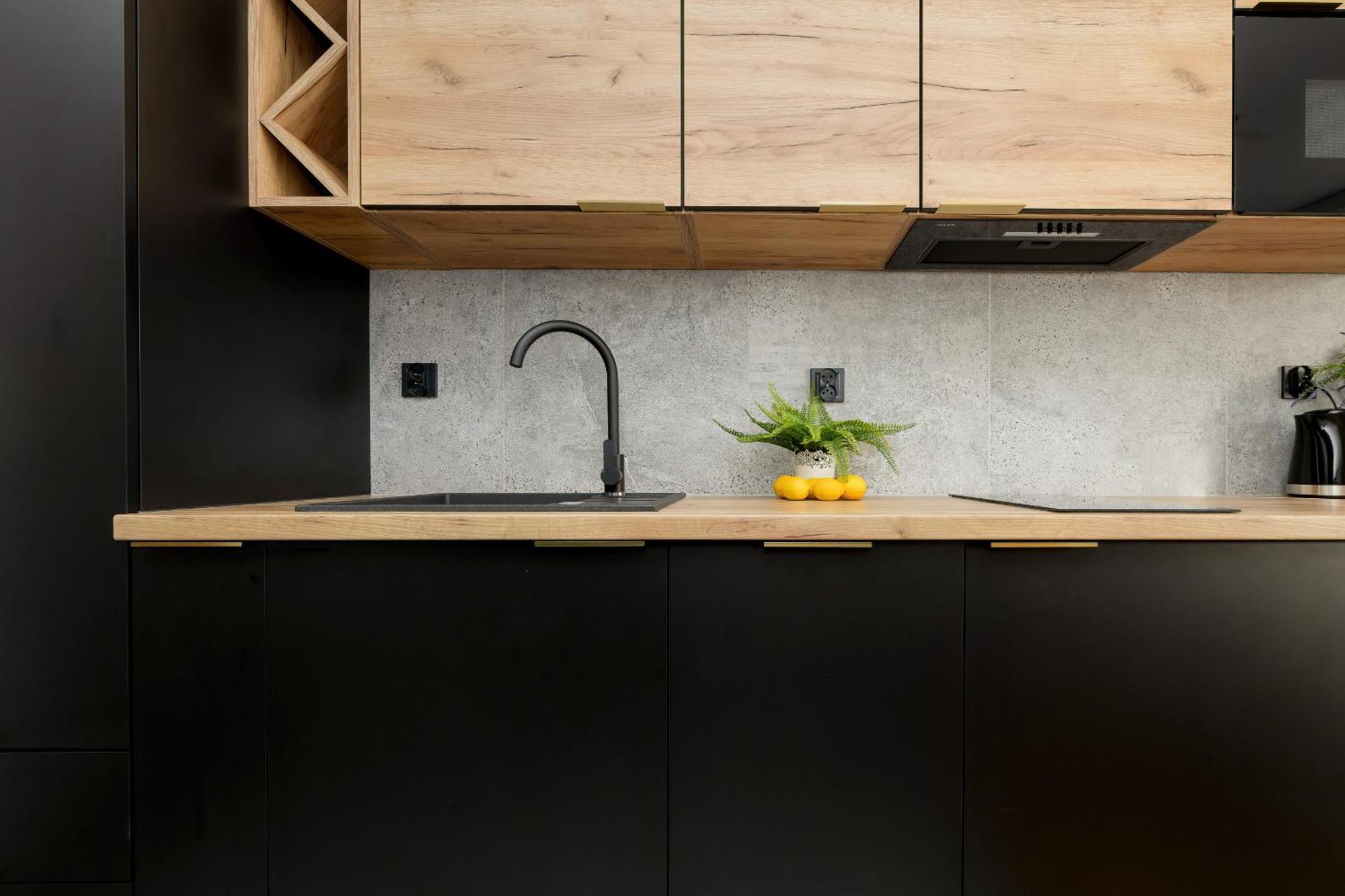 Modern Black & Wooden Apartment Warsaw Near The Airport By Noclegi Renters Exteriér fotografie